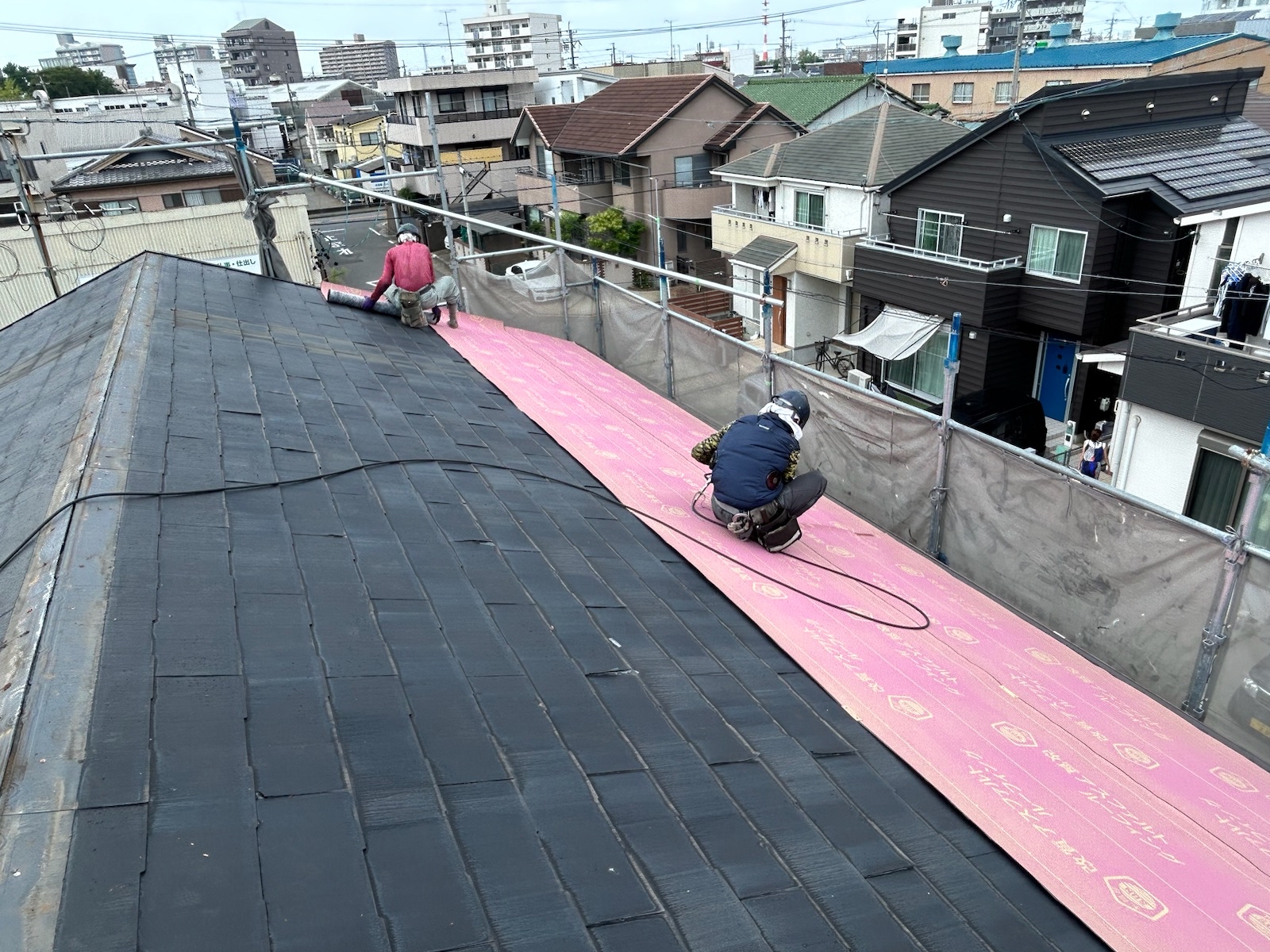 断熱材・防水シート貼り