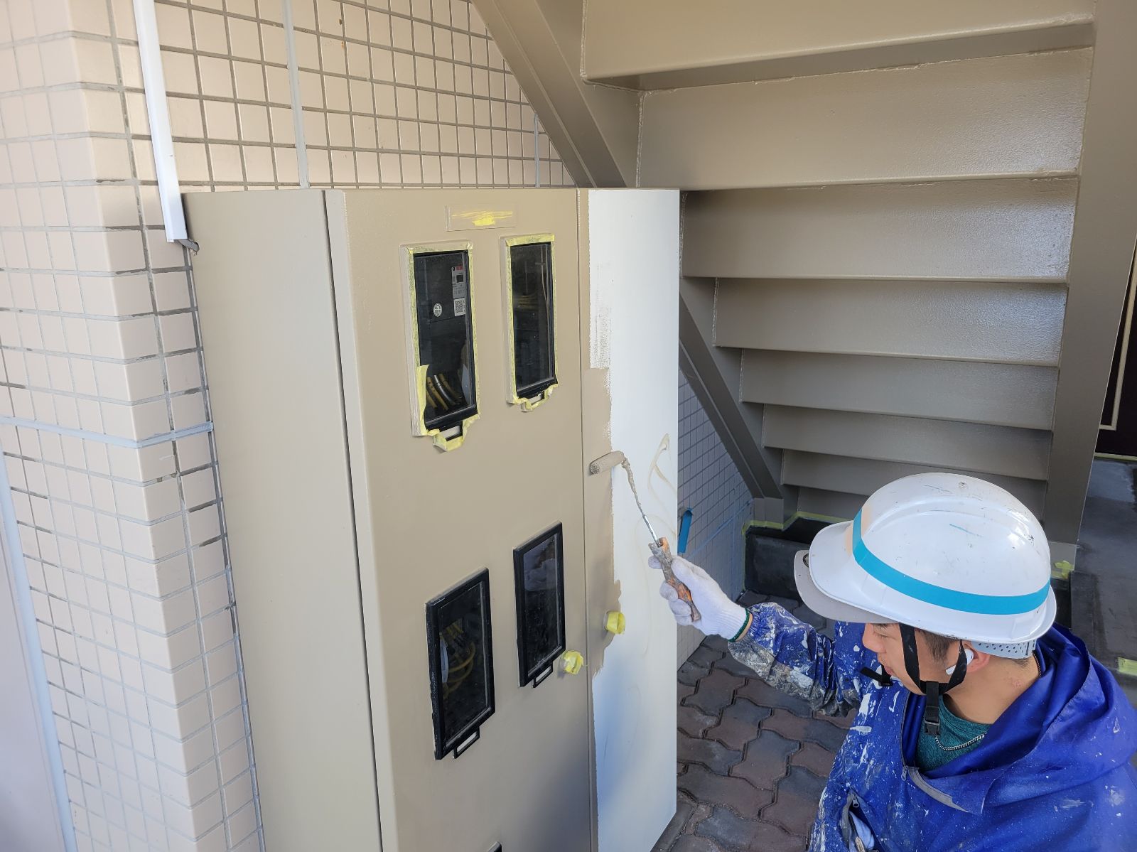 分電盤BOX中塗り塗装