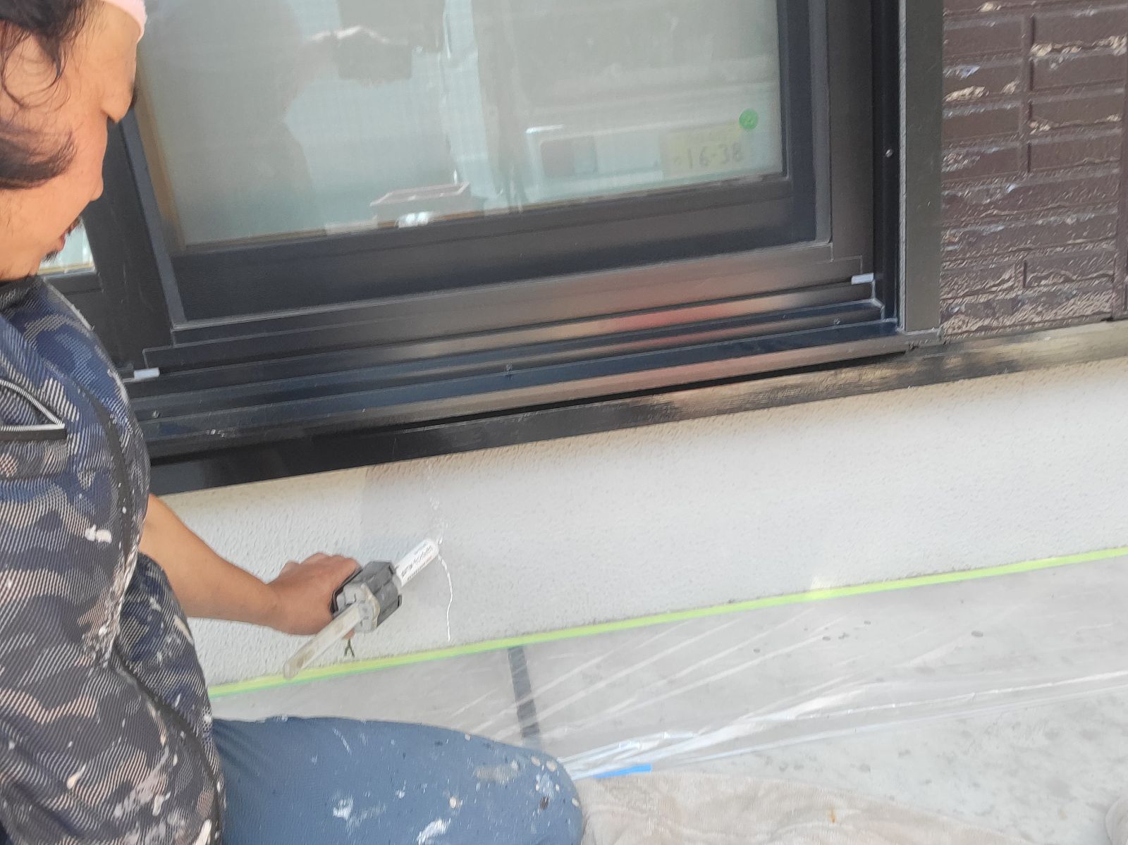 基礎ひび割れ補修作業