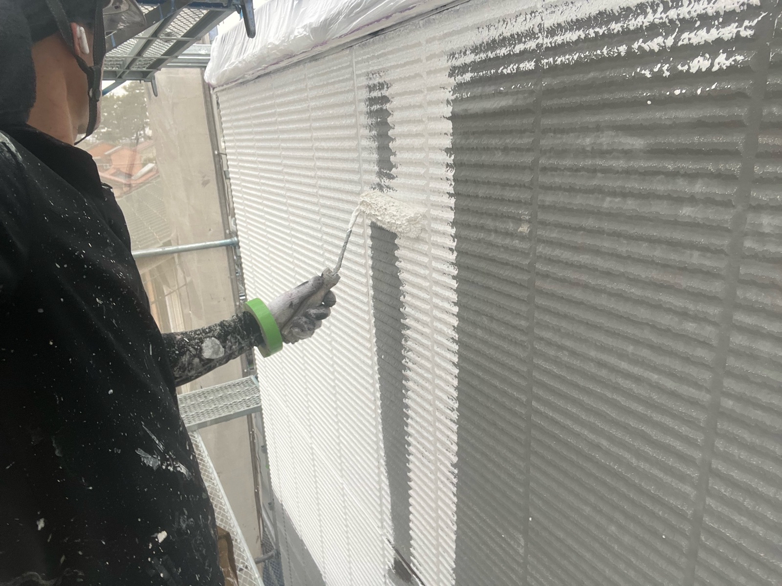 外壁下塗り塗装作業