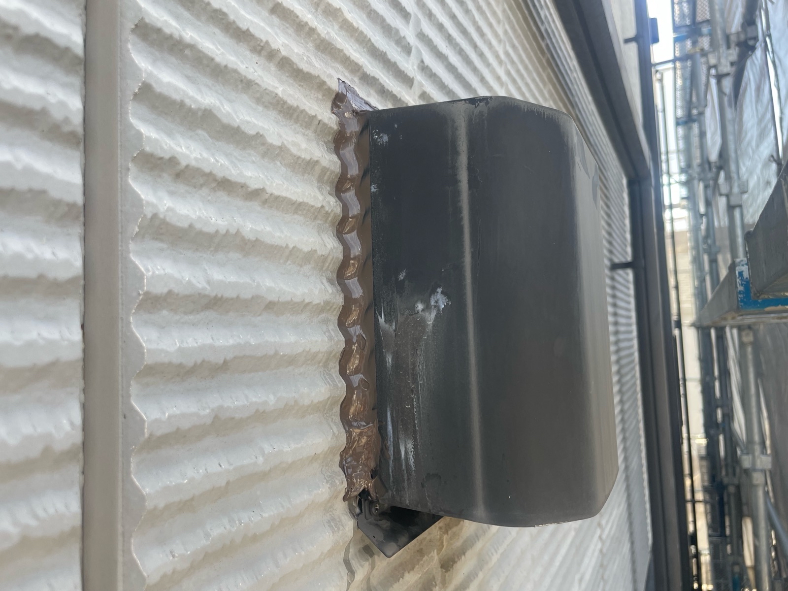 開口部コーキング目地完成