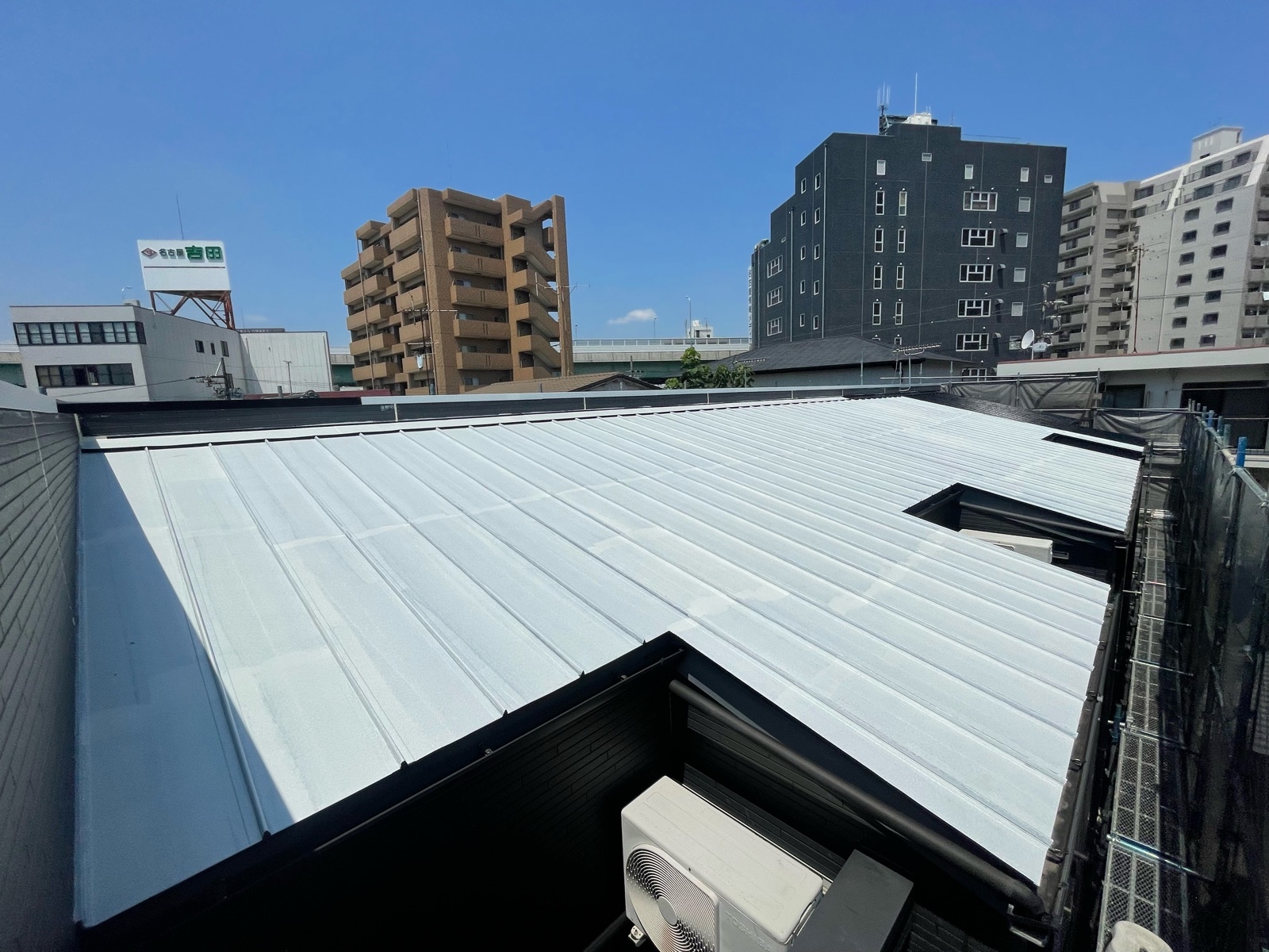 屋根下塗り塗装全体