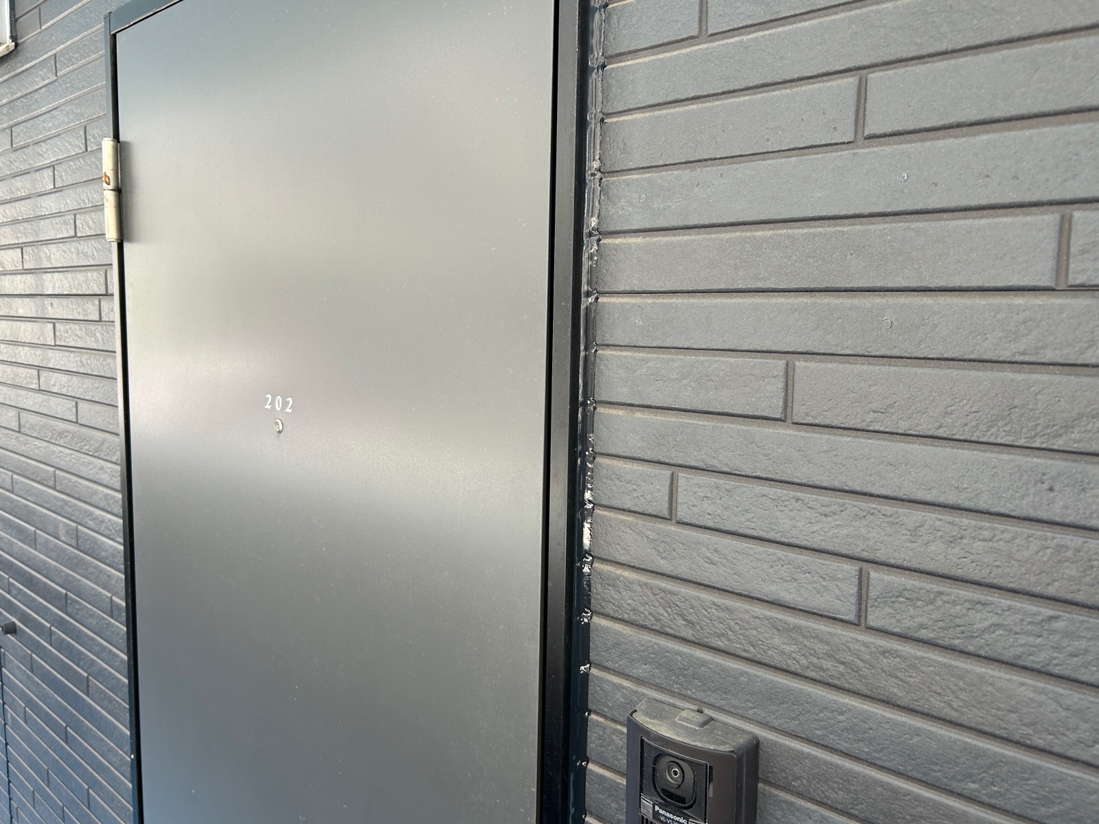 窓枠コーキング工事完了