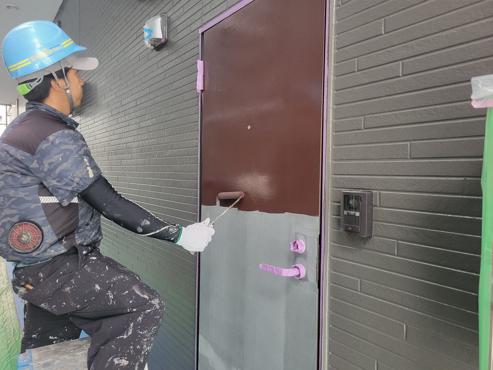 玄関ドア中塗り塗装