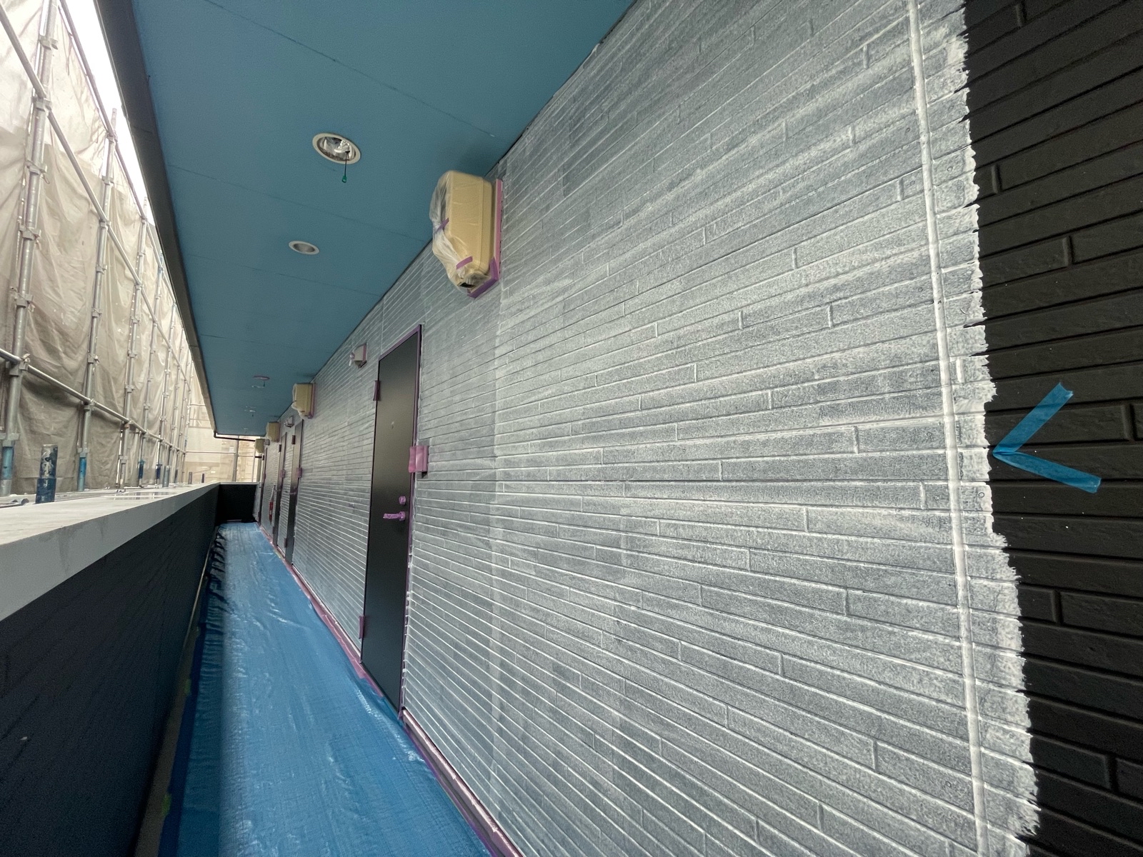 外壁下塗り塗装全体