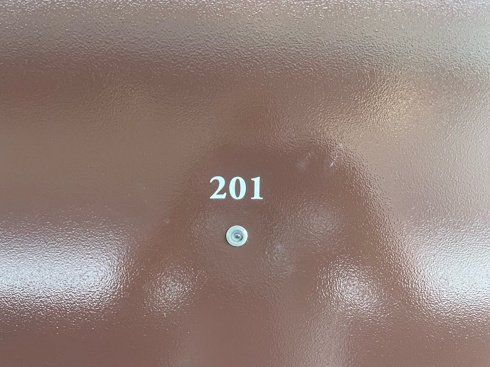 玄関ドア部屋番号ステッカー貼り替え作業