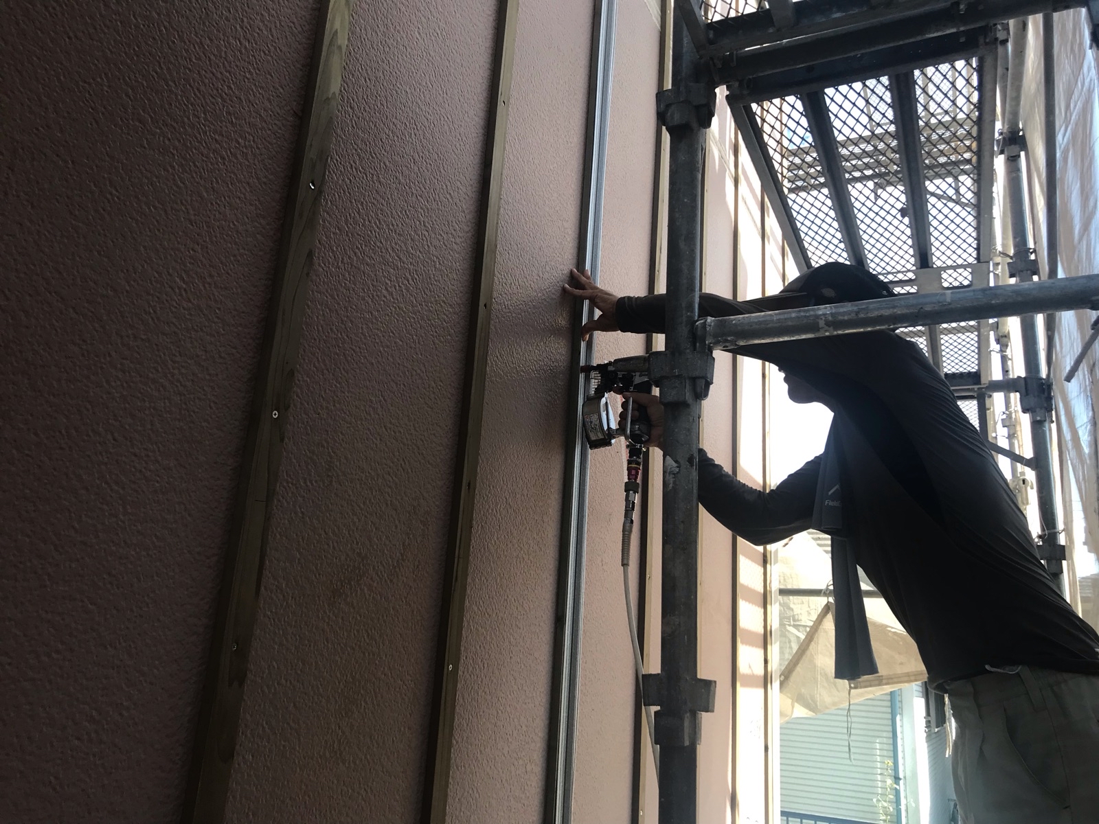 外壁カバー工法下地施工