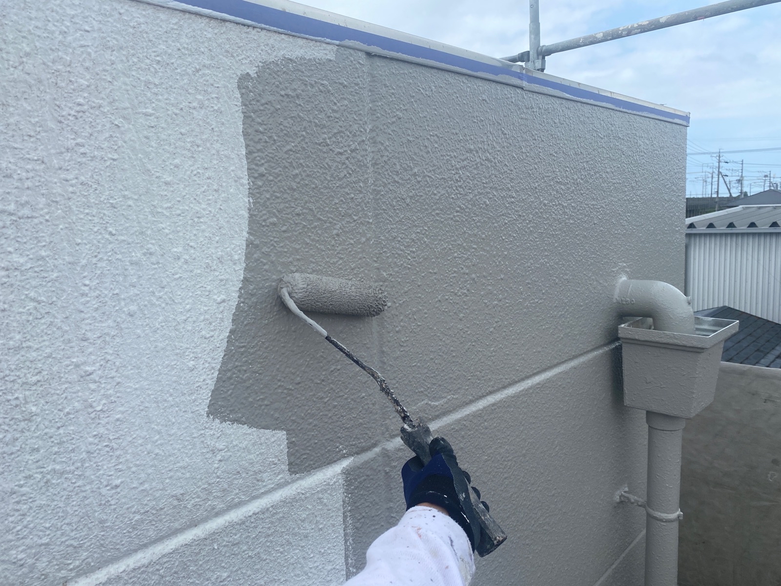 外壁　中塗り作業